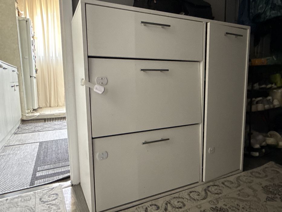 Продам обувницу в прихожую