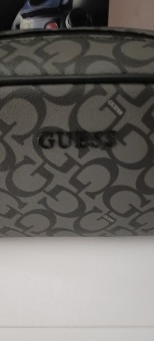 Нов несесер guess