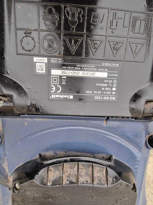 Masina de tuns iarba electrica