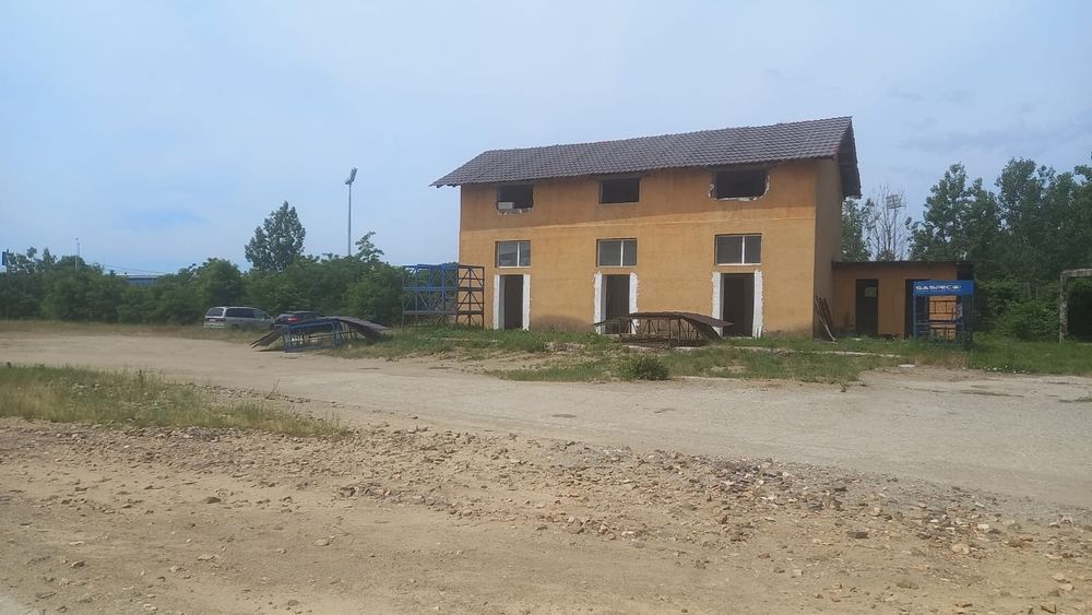 Teren și casă zona A