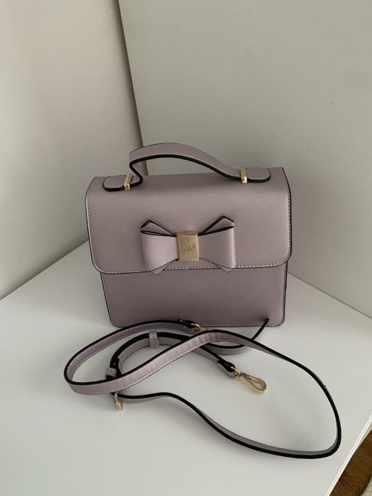 Poseta superba de umar