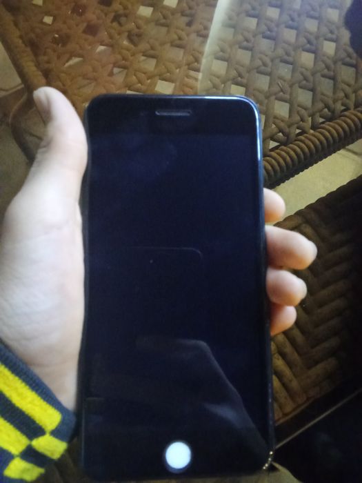 iphone8+ ekran olmashgan orginal ekran qoyilgan