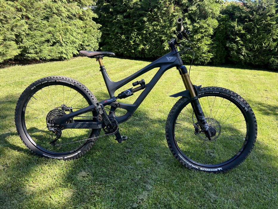Full Suspension Yt Capra pro Race CF
