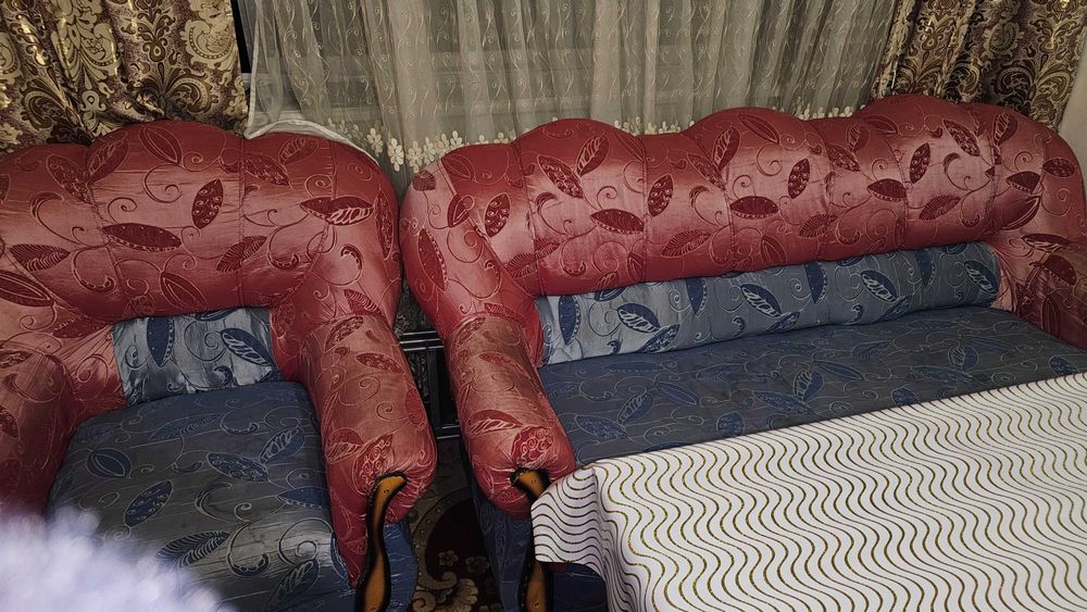 Продаётся диван с 2 креслами