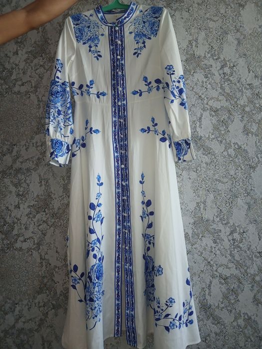 Платье вечернее продам размеры 42(S) одевала 1-2раза