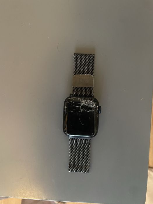 Apple Watch SE 40mm Счупен Дисплей