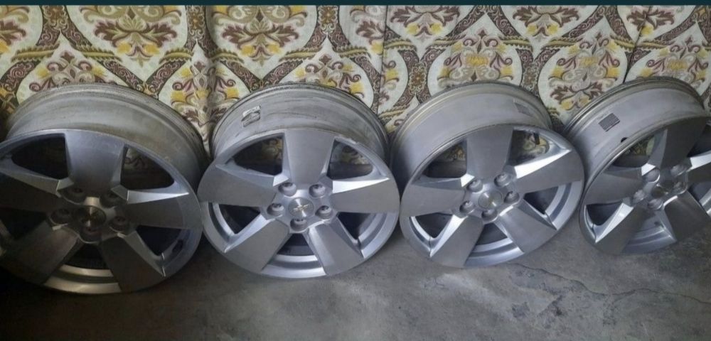 Malibo 17 диск 35$ по 1 шт.  Если чо комплект здесь