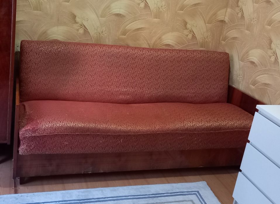 Диван бесплатно.