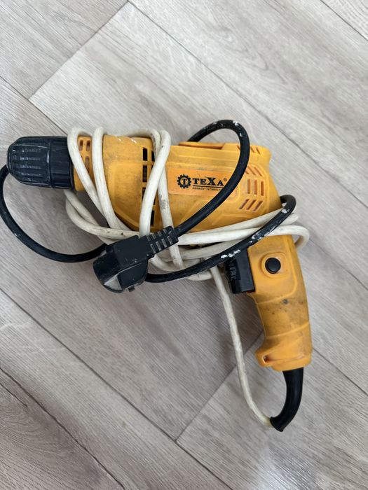 Шуруповерт от разетки