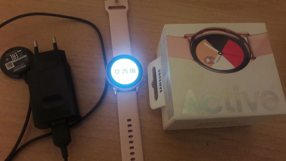 Смарт часы. В идевльном состояние.