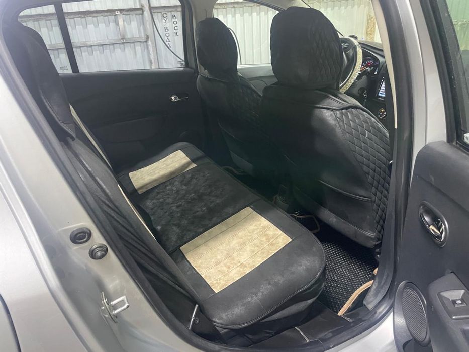 Автотранспорт продаю машина