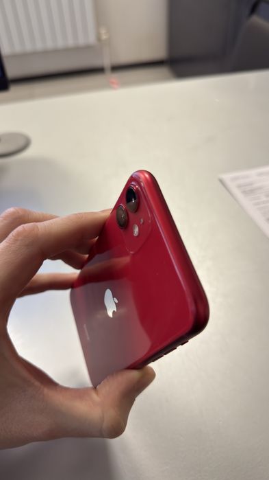 Продам IPHONE 11