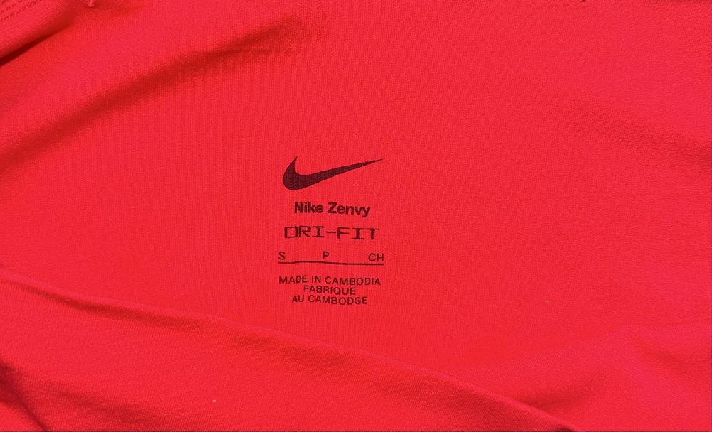 Червен клин на Nike HR