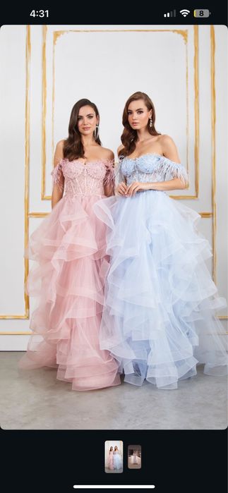 Червена официална рокля с корсет