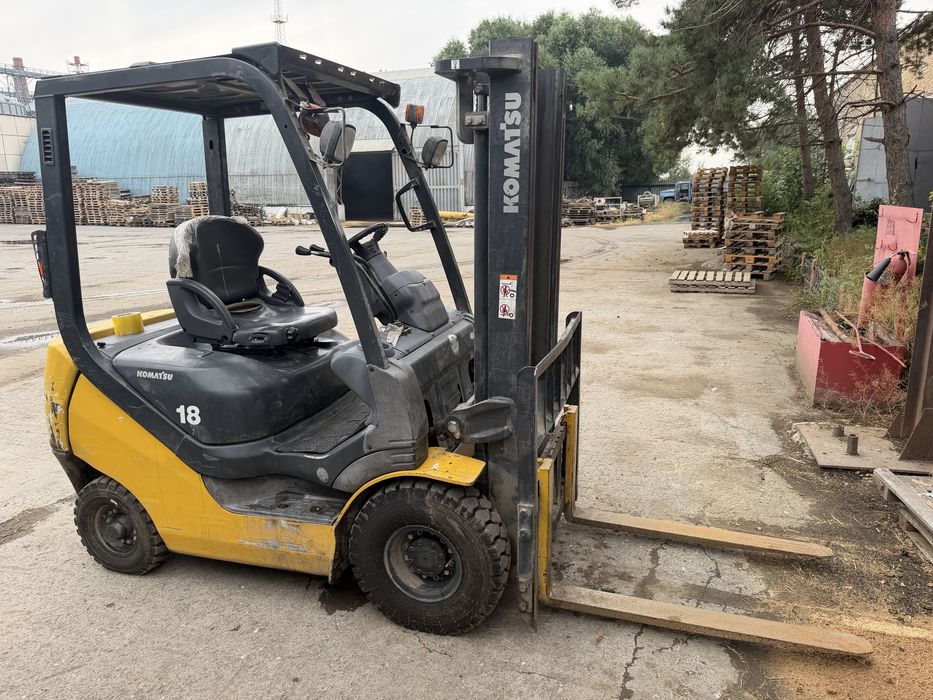 Погрузчик вилочный (кара) Komatsu