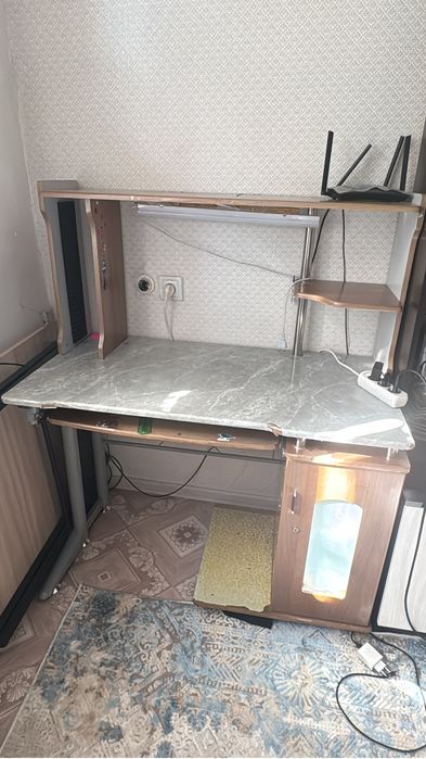 Продам диван, электрокачеля, комод и компьютерный стол б/у