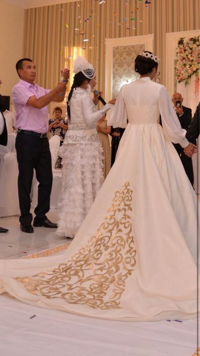 Продам свадебные платья