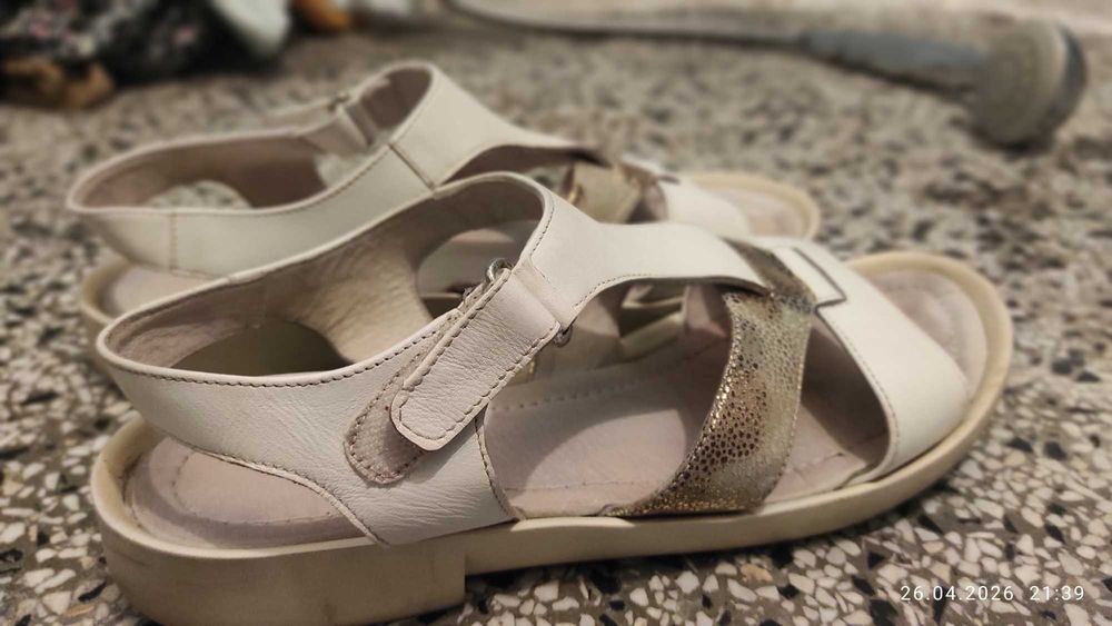Дамски САНДАЛИ бели със златисто ест. Кожа, н. 39