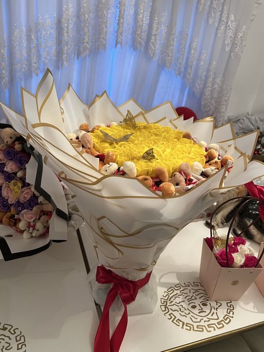 Vand buchete de trandafiri din sapun și  cu ursuleti