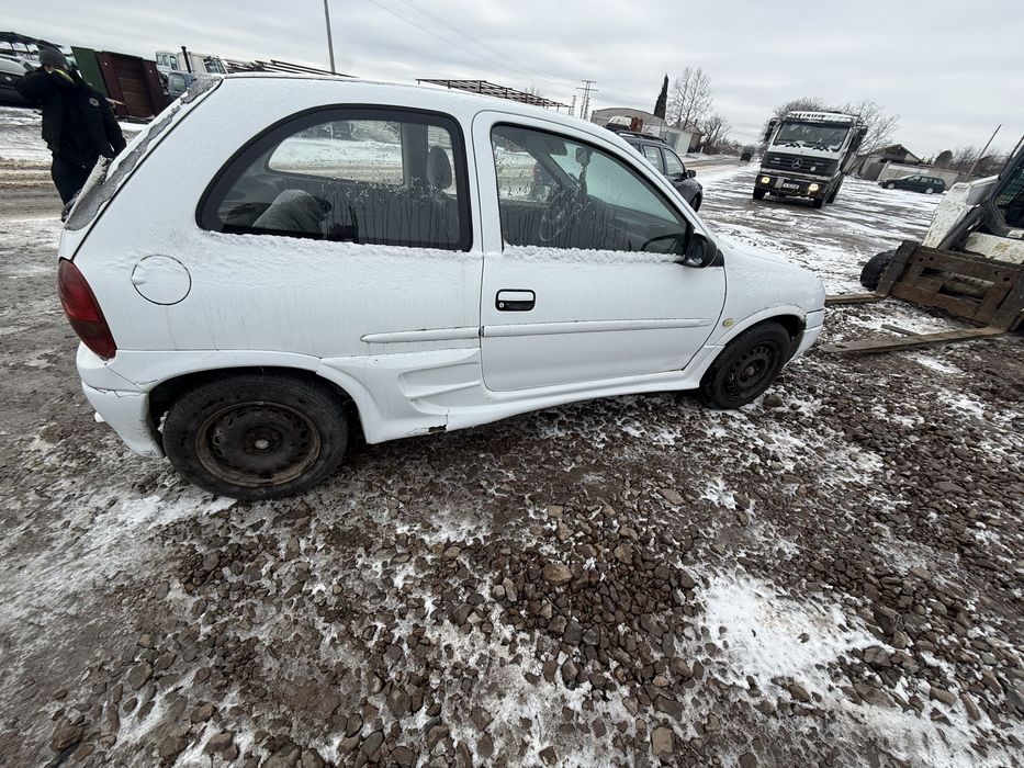 Опел Корса Б 1.7 60кс дизел 2000г на части