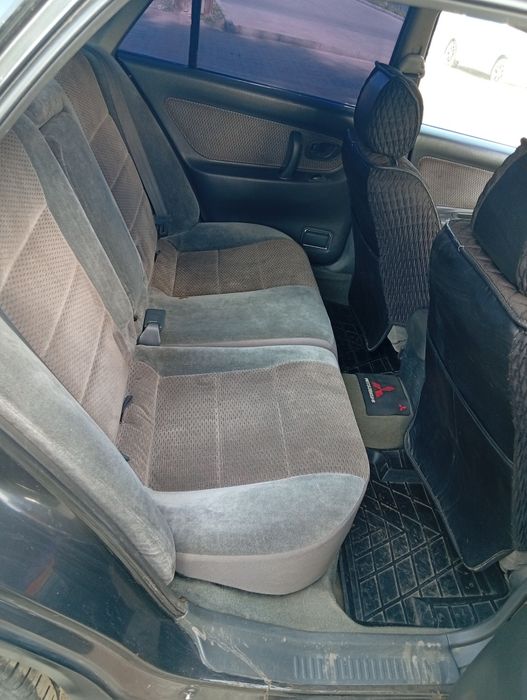 Mitsubishi Galant