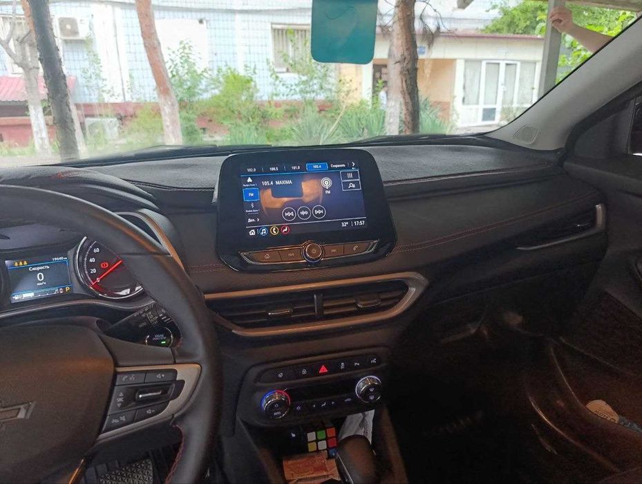 Продается Chevrolet Tracker 2024 года