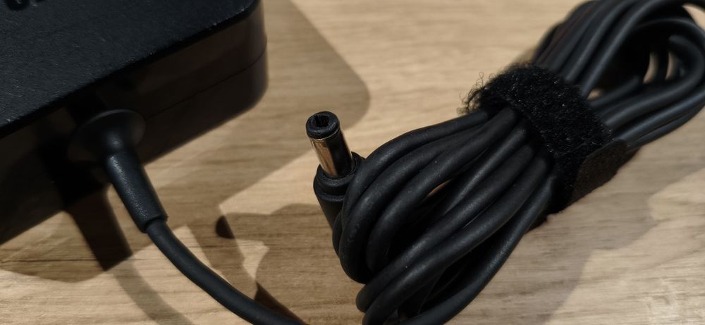 Зарядно за лаптоп Asus,мод.ADP-65DW C