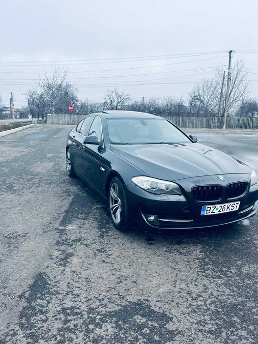 BMW F10 520d Automat – Navi mare – Bixenon