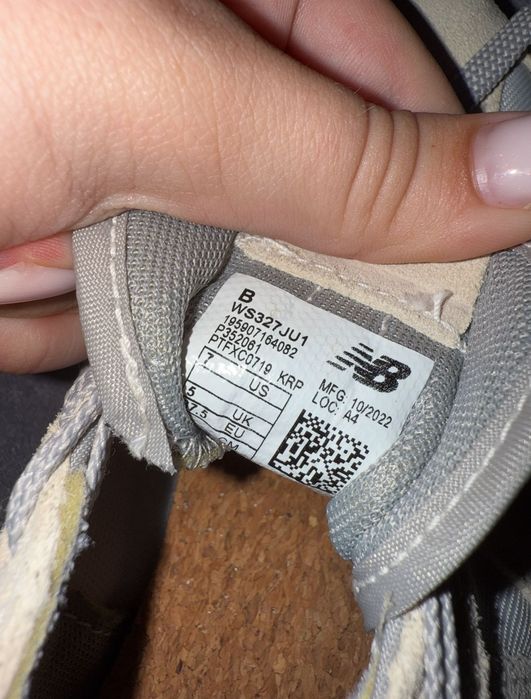 Продавам New Balance 327