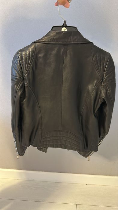 Коженная куртка.