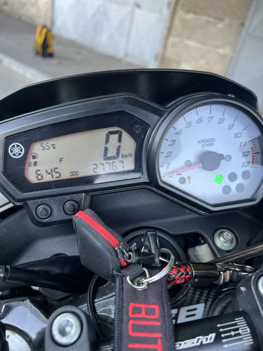 Motocicleta Yahama FZ8