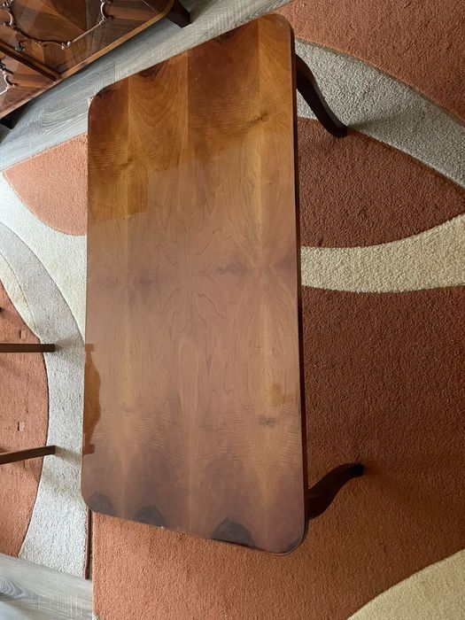 Set mobilier vechi complet – dulap, vitrină, comode, masă