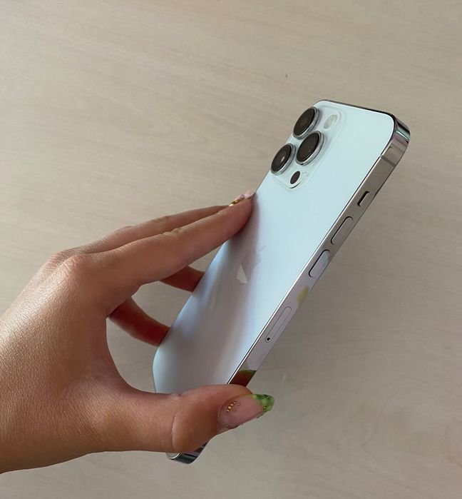 Продавам IPhone 14 Pro Max в отлично състояние