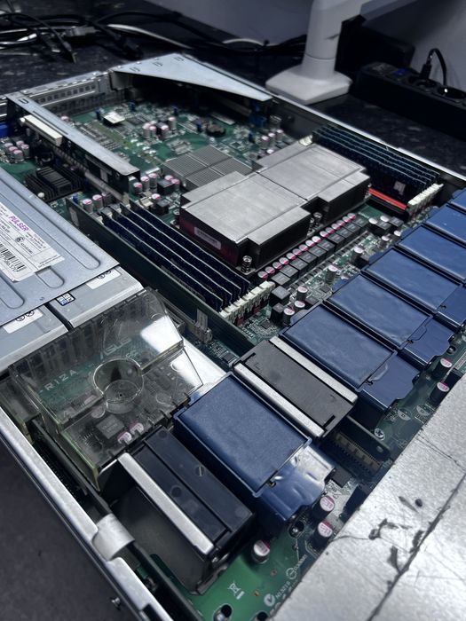 Сервер ASUS RS700-E6/ERS4, 1U, Xeon, 32 GB RAM