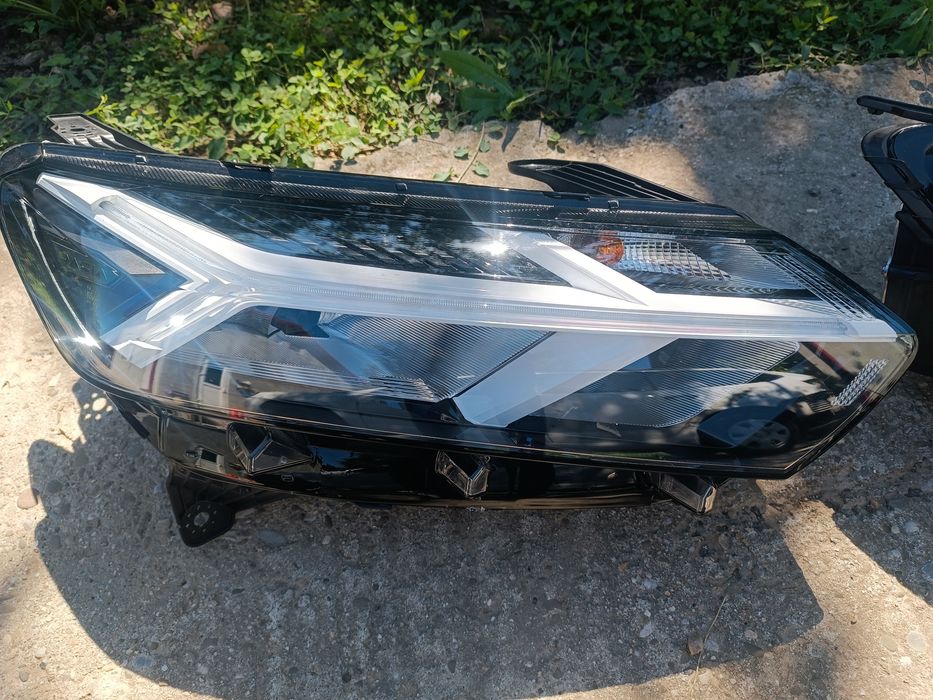 Lampa far Dacia Logan3 Jogger Sandero Stepway3 lampa far Dacia Logan2 Sandero2 lampa far Dacia Duster2 lampa far Renault Megane3 Clio4 Scenic3 far