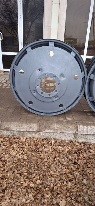 Диска 76 лик сотилади