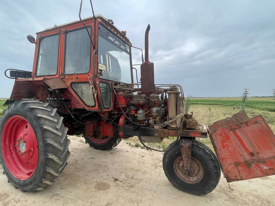 Traktor sotiladi 
Yili 1996 yublenniy 
Mtizi 80x
Mator karobka sastaya