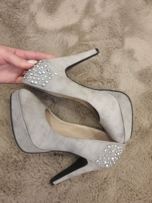 Обувки на ток 37 сиви и розови