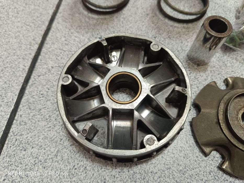 Вариатор втулка централна пружина Piaggio beverly 250