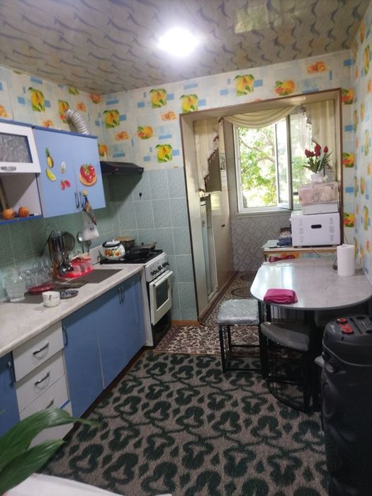 Чирчик Шахар дом октября бозор оркасида 2 хонали 50 кв