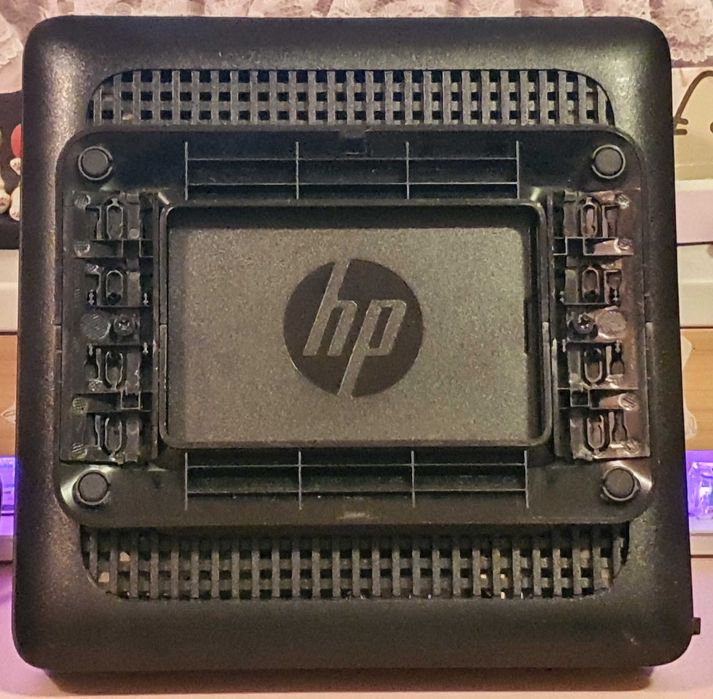 Малък компютър HP Thin Client T520 RAM 4GB SSD 240GB