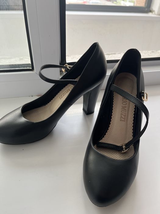 Продам кожаные туфли