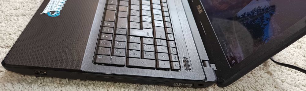 Laptop Asus K54HR I3 2330M HDD/SSD Ram 8 Gb Video dedicat HD 7470n 15.6 Inch