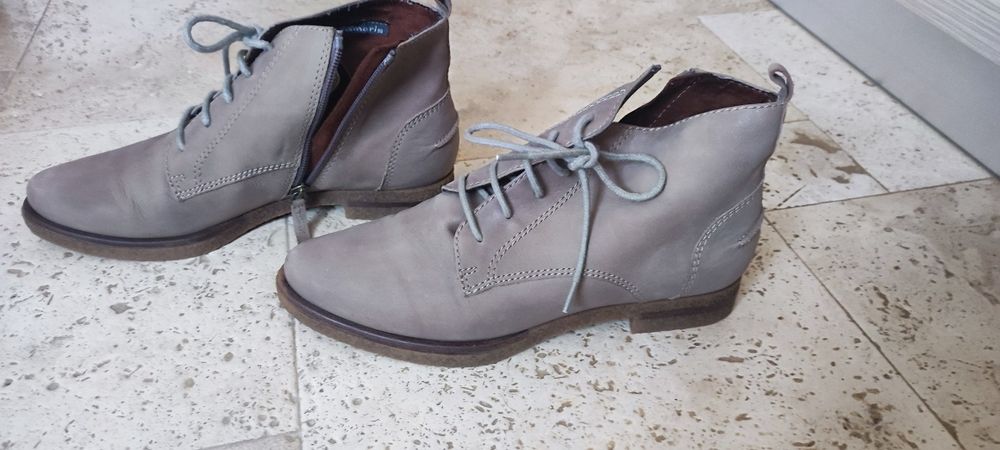 Vând ghete scurte dama, piele nabuc