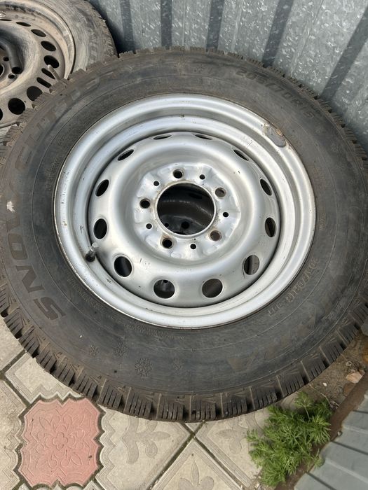 Продам комплект зимних колес