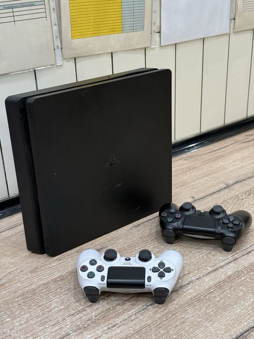 PlayStation 4 Slim