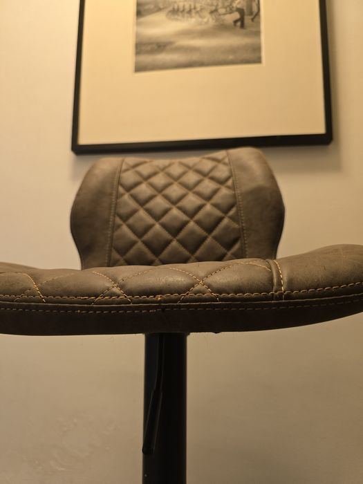 Vând scaun de birou ergonomic, în stare excelentă