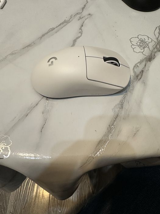 Logitech g pro x superlight 2