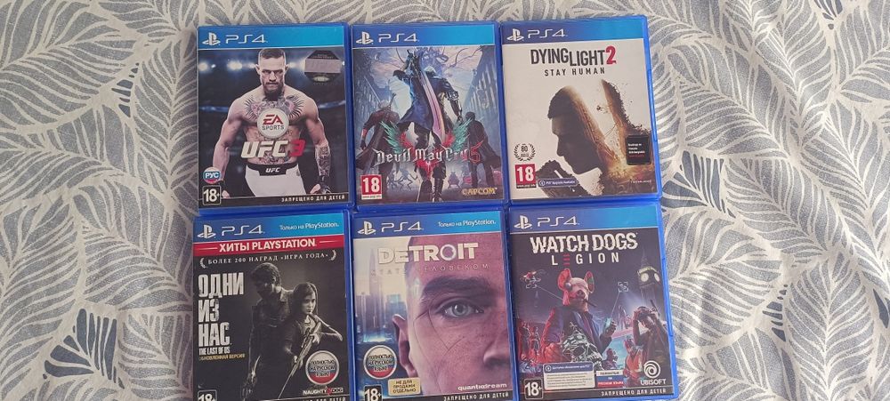 Продам PS4 в идеальном состоянии