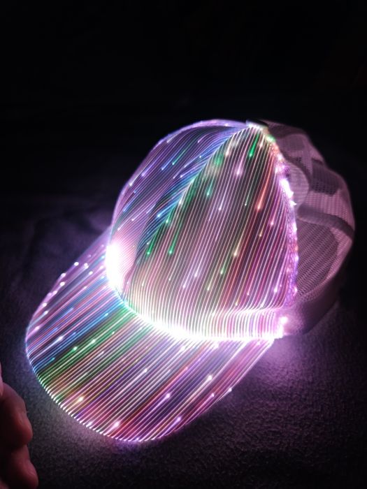 Светеща шапка с Led осветление USB